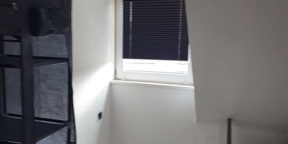 Monteurwohnung - Zimmertyp: Mehrbettzimmer - PLZ 37139 (Deutschland) - Zimmer mit Dachschräge - Beata Holz