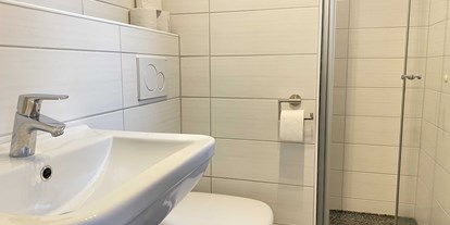 Monteurwohnung - Badezimmer: eigenes Bad - Schiefegg - Badezimmer - Ferienapartment Süd (WA328)