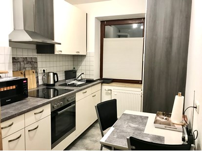 Monteurwohnung - Küche mit Vollausstattung, fully equipped kitchen - Top Wohnungen möbliert in Mönchengladbach, Viersen, Krefeld