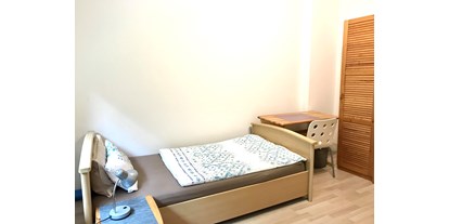 Monteurwohnung - Bettwäsche: Bettwäsche inklusive - Nordrhein-Westfalen - Schlafzimmer einzeln, single bedroom - Top Wohnungen möbliert in Mönchengladbach, Viersen, Krefeld