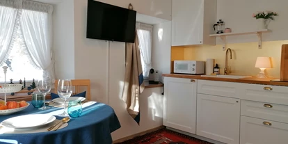 Monteurwohnung - Art der Unterkunft: Gästezimmer - Höggen - neue Küchenzeile Fewo - Ferienwohnung Saunahaus