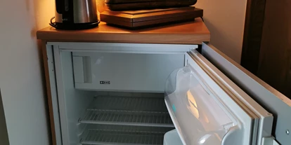 Monteurwohnung - Schratten - Kühlschrank für Doppel und Einzelzimmer - Ferienwohnung Saunahaus