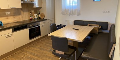 Monteurwohnung - Einzelbetten - Einbauküche mit Essbereich - Monteurzimmer-Buchen.at  in Neulengbach