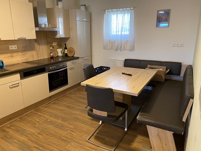 Monteurwohnung - Zimmertyp: Einzelzimmer - Einbauküche mit Essbereich - Monteurzimmer-Buchen.at  in Neulengbach