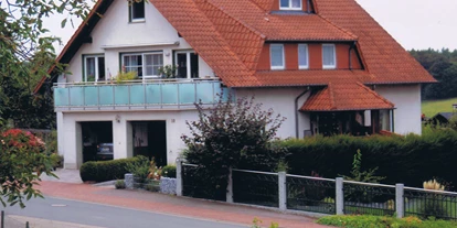 Monteurwohnung - Parkplatz: kostenlose Parkplätze in der Straße - Ferienhaus "Am Mönkeberg" - Ferienwohnung "Am Mönkeberg" in Emmerthal
