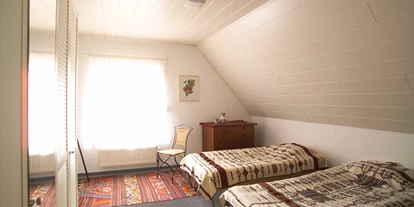 Monteurwohnung - Kühlschrank - Sögel - Schlafzimmer 2 Betten - Surwolds Wald monteurzimmer umgebung Papenburg max 4 Personen
