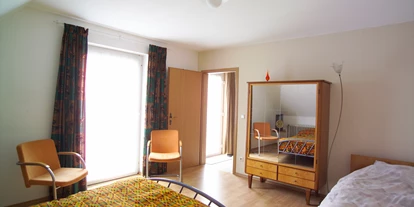 Monteurwohnung - Einzelbetten - Lorup - Schlafzimmer : 1 Doppelbet    1 Einzelbet - Surwolds Wald monteurzimmer umgebung Papenburg max 4 Personen