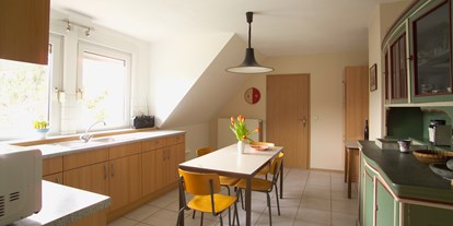 Monteurwohnung - Küche: eigene Küche - Rhauderfehn - Küche - Surwolds Wald monteurzimmer umgebung Papenburg max 4 Personen