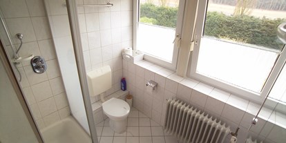 Monteurwohnung - Zimmertyp: Doppelzimmer - Lahn (Landkreis Emsland) - Badezimmer - Surwolds Wald monteurzimmer umgebung Papenburg max 4 Personen