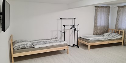 Monteurwohnung - Bettwäsche: Bettwäsche inklusive - Saumstraß - Monteurzimmer