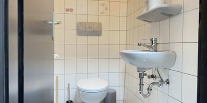 Monteurwohnung - Küche: eigene Küche - PLZ 92442 (Deutschland) - Badezimmer - Zentrale Monteurwohnung / Übergangswohnung (SAD181)