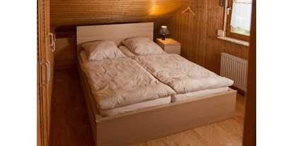 Monteurwohnung - Zimmertyp: Doppelzimmer - PLZ 70186 (Deutschland) - Doppelbett - Haus Feldblick Neubulach