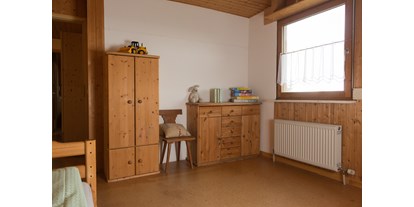 Monteurwohnung - Zimmertyp: Doppelzimmer - PLZ 71282 (Deutschland) - Schränke - Haus Feldblick Neubulach