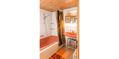 Monteurwohnung - Kühlschrank - PLZ 71229 (Deutschland) - Badezimmer - Haus Feldblick Neubulach