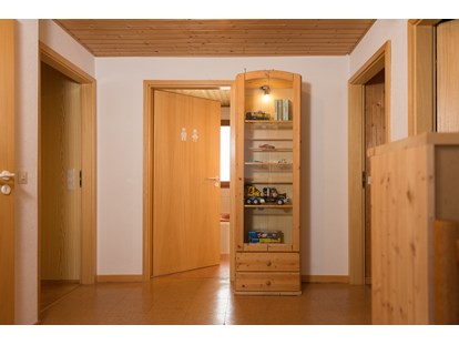 Monteurwohnung - Zimmertyp: Doppelzimmer - Bönnigheim - Flur - Haus Feldblick Neubulach