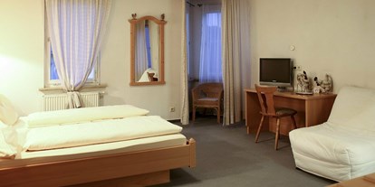 Monteurwohnung - Art der Unterkunft: Gästezimmer - Dillingen an der Donau - Hotel Schlüssel - TV, eigenes Bad, Wifi, Parkplatz, Zentrum
