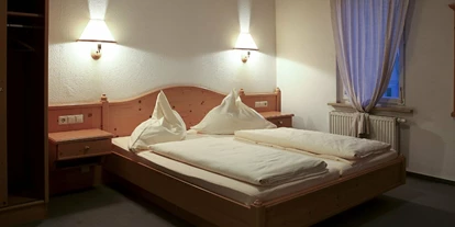 Monteurwohnung - Zimmertyp: Doppelzimmer - Öllingen - Hotel Schlüssel - TV, eigenes Bad, Wifi, Parkplatz, Zentrum