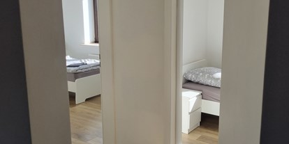 Monteurwohnung - Einzelbetten - Düsseldorf 017681033054 - Flur Schlafzimmer - Monteurswohnung TAKAppartement Dormagen OG