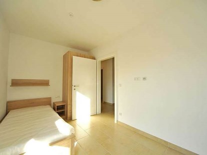Monteurwohnung - Zimmertyp: Einzelzimmer - Wörthersee - 90+ Monteurzimmer in Klagenfurt, Einzelbetten, Parkplätze, WIFI, Küchen