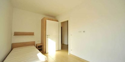Monteurwohnung - Zimmertyp: Einzelzimmer - St. Georgen am Längsee - 90+ Monteurzimmer in Klagenfurt, Einzelbetten, Parkplätze, WIFI, Küchen