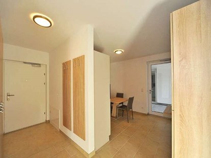 Monteurwohnung - 90+ Monteurzimmer in Klagenfurt, Einzelbetten, Parkplätze, WIFI, Küchen