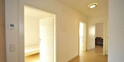 Monteurwohnung - Zimmertyp: Einzelzimmer - Klagenfurt - 90+ Monteurzimmer in Klagenfurt, Einzelbetten, Parkplätze, WIFI, Küchen