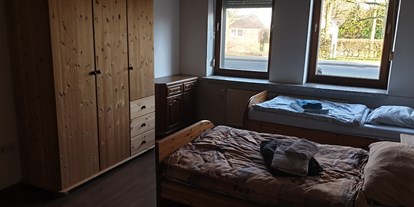 Monteurwohnung - Bettwäsche: Bettwäsche inklusive - Heidenau hollenstedt - Zimmer bis zu 26 Betten direkt neben RWE-Markt 