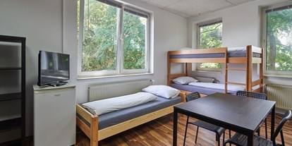 Monteurwohnung - Kühlschrank - Dreibettzimmer - K357 - Monteurzimmer Hamburg 