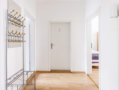 Monteurwohnung - Zimmertyp: Doppelzimmer - EINZELBETTEN KÜCHE WASCHMASCHINE BAD IN LEUNA GÜNSTIG