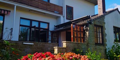 Monteurwohnung - Badezimmer: Gemeinschaftsbad - Schiffdorf - Haus mit Terasse und Garten  - Villa von Oesen Pension