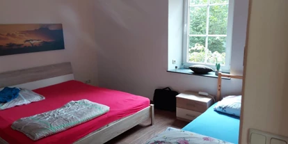 Monteurwohnung - Kaffeemaschine - Birkigt - Schlafzimmer  mit 2 Einzelbetten - Monteurwohnung Weber  "Haus Sonne" Rudolstadt