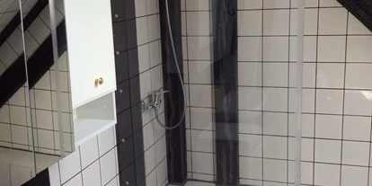 Monteurwohnung - Badezimmer: Gemeinschaftsbad - Wolsdorf - Schöninger Monteurzimmer