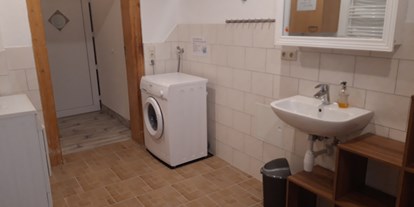 Monteurwohnung - Badezimmer: Gemeinschaftsbad - Brandenburg Süd - Erz Hostel