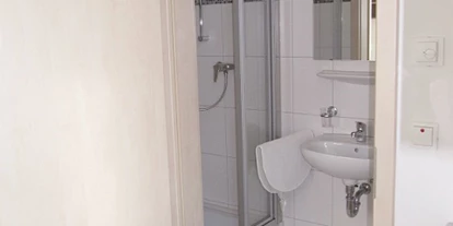 Monteurwohnung - Badezimmer: eigenes Bad - Dietenheim Regglisweiler - Orange Apartments