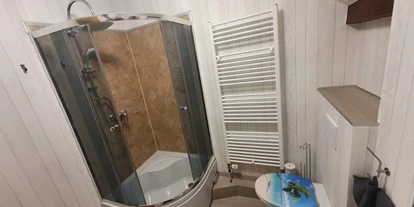 Monteurwohnung - Badezimmer: eigenes Bad - PLZ 01326 (Deutschland) - Monteurwohnung komplett ausgestattet für bis zu 4 Arbeiter 