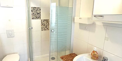 Monteurwohnung - Badezimmer: eigenes Bad - Stücken - Monteurzimmer Huwe