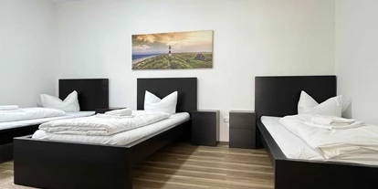Monteurwohnung - Einzelbetten - Wackersdorf - Schlafzimmer - Moderne Monteurwohnung / Übergangswohnung (SAD191)