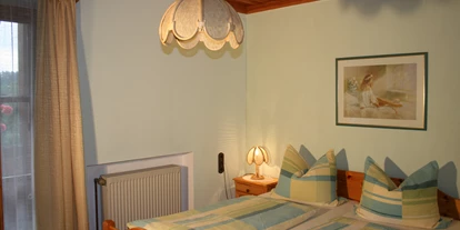 Monteurwohnung - Mainleus - Schlafzimmer mit Doppelbett - Kuckucksnest in Listenberg