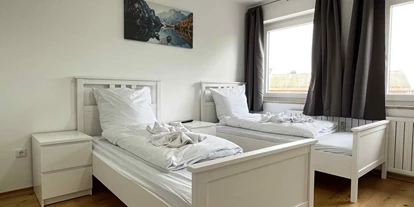 Monteurwohnung - Einzelbetten - Schwarzach bei Nabburg - Schlafzimmer - Smarte Monteurwohnung mit Balkon (SAD152)