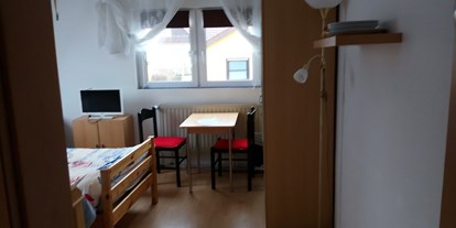 Monteurwohnung - Kühlschrank - Feuchtwangen - Monteurzimmer Feuchtwangen - EZ, m.Küchenbenütz., Dusche, WC