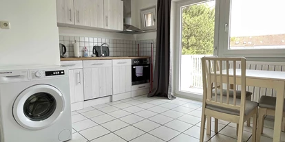 Monteurwohnung - Zimmertyp: Mehrbettzimmer - Küche - Kleine Monteurwohnung mit Balkon (SAD153)