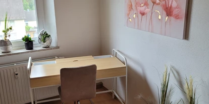 Monteurwohnung - Zimmertyp: Einzelzimmer - Schwarzach bei Nabburg - Arbeitsbereich  - Monteurwohnung/Ferienwohnung Melanie 