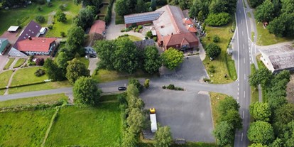 Monteurwohnung - Parkplatz: eigener Parkplatz vorhanden - Landgasthaus Lütt Mandus