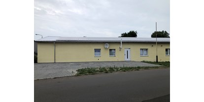 Monteurwohnung - Art der Unterkunft: Gästezimmer - Luckaitztal - Parkplatz - Unterkunft Kalkwitz