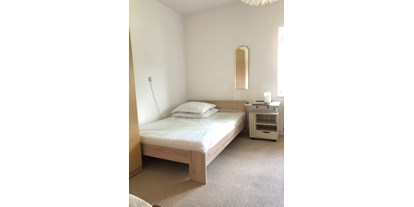 Monteurwohnung - Einzelbetten - Blankenhof - Schlafzimmer 1 - Landhaus Luzia