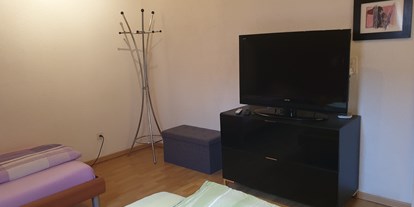 Monteurwohnung - Badezimmer: eigenes Bad - PLZ 4586 (Schweiz) - Apartment Dorfstrasse 16