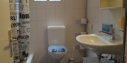 Monteurwohnung - Badezimmer: eigenes Bad - Horriwil - Apartment Dorfstrasse 16