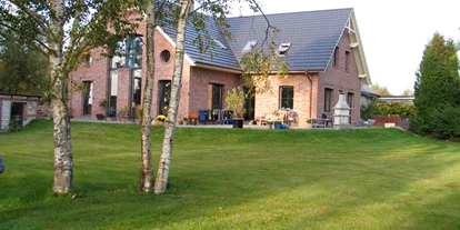 Monteurwohnung - Einzelbetten - Kollmar - Wohnhaus Baujahr 2009
grosser Garten - Monteur beim Fuchsbau