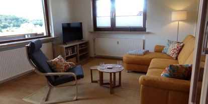 Monteurwohnung - Einzelbetten - Hessen - Wohnzimmer mit Smart-TV - Karin Stoltenhoff