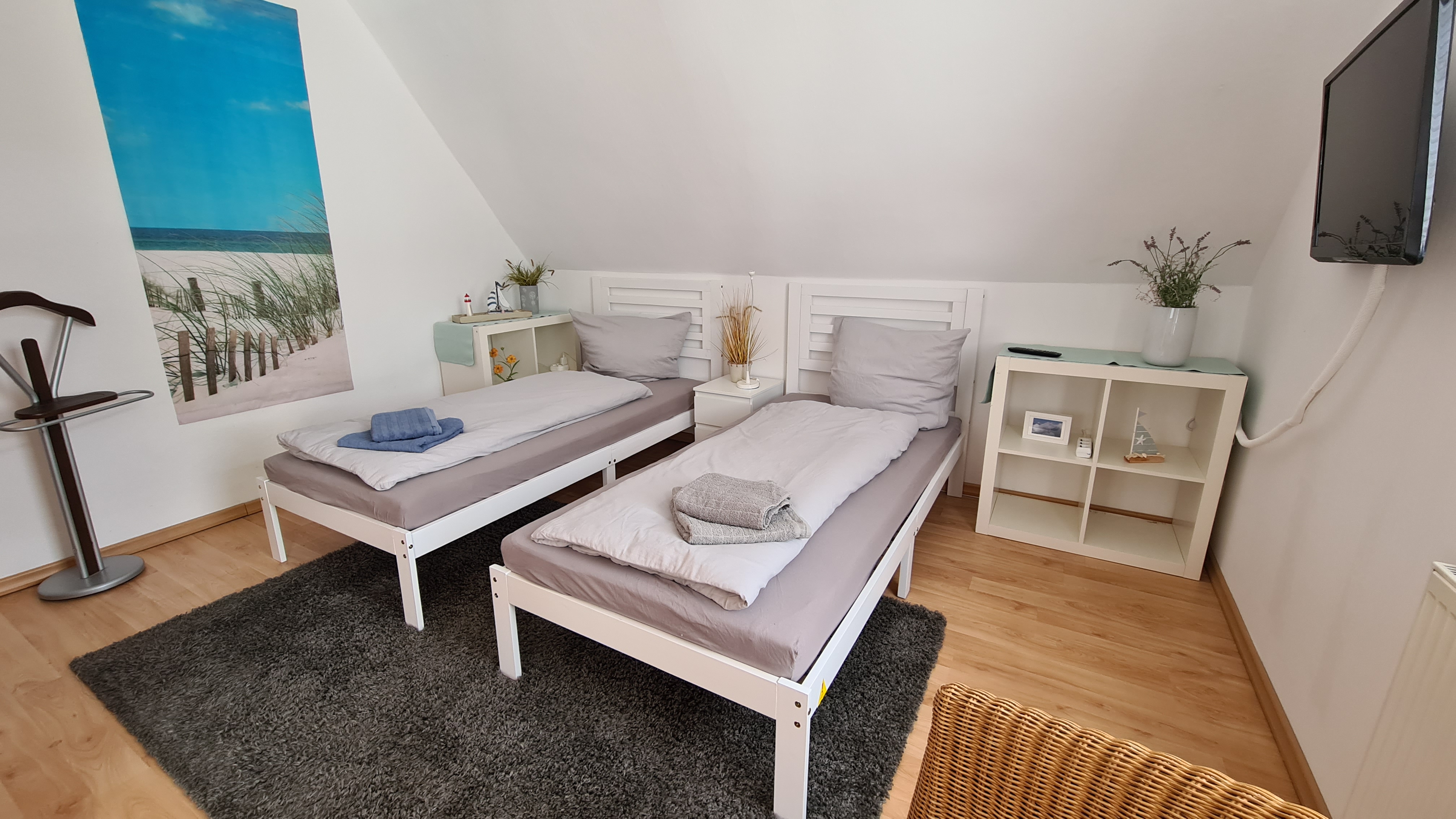 Monteurzimmer - Schlaf- Wohnbereich - Ruhige Wohnung mit großem Balkon